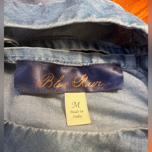 Francesca’s Blue Rain Size M Floral Embroidered Chambray Denim Cold Shoulder Top - Picture 2 of 12